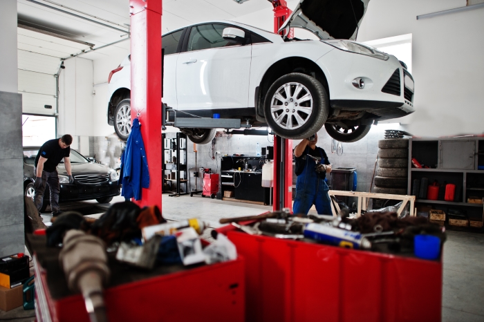 24 Car Service Dubai professional team
